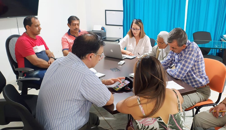 Meeting with the San José del Guaviare mayor's office team.
