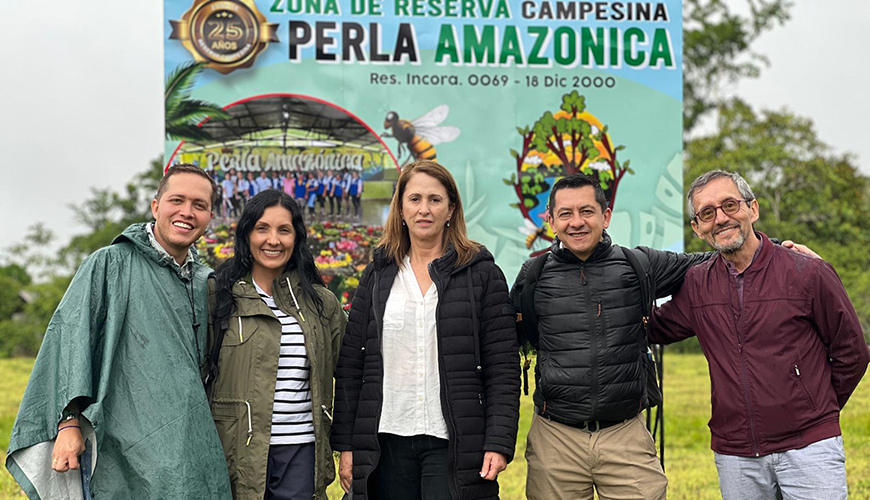 Juan Felipe Martínez, executive secretary of REPAM Colombia; Belén Ojeda, from GGGI; Blanca Lucía Echeverry, Diego Campos, and Carlos Augusto Lozano, from IRI Colombia.